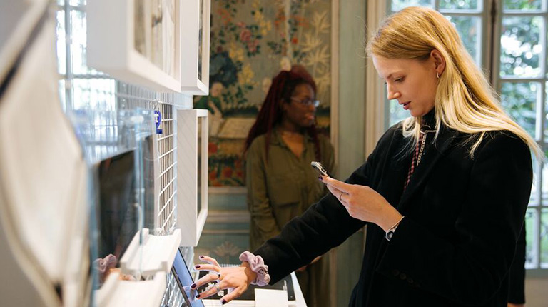 Harnessing Social Media to Grow Fashion Brands